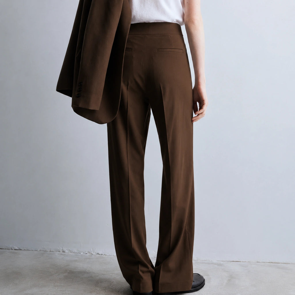 look com calça marrom